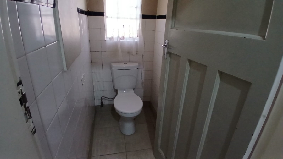 5 Bedroom Property for Sale in Park West Free State